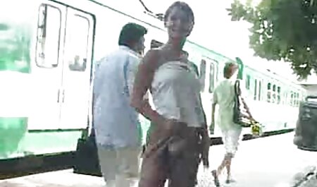 Awesome Puffy Tit Teen Tabitha bläst in den gratis türken porno Pool