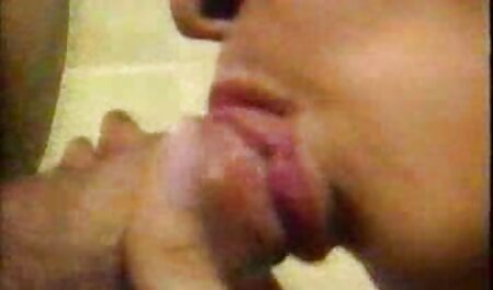 Footdom - Männlicher Sklave leckt kostenlose deutschsprachige pornos und saugt an sexy Füßen