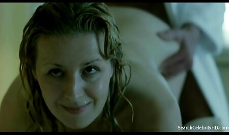 Die vollbusige Euro-Brünette fickt zwei deutsche pornos gratis download Jungs