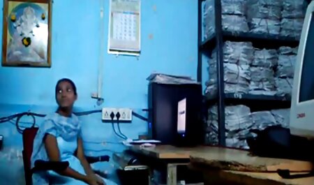 Mia Hurley massiert ihre free deutsche ponos riesigen natürlichen Titten