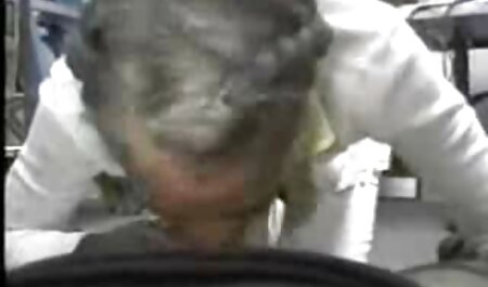 Zwei schöne kostenlose deutsche eroticfilme brünette Lesben spielen im Esszimmer