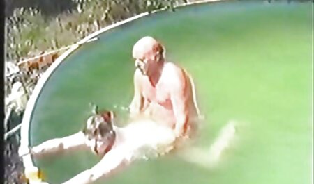 Downbluse heißes russisches Mädchen im Bus (schöne Brustwarze) kostenlose deutsche privatpornos