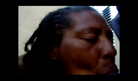 Mollige Milf mit massiven natürlichen Titten in gratis deutschepornos Aktion